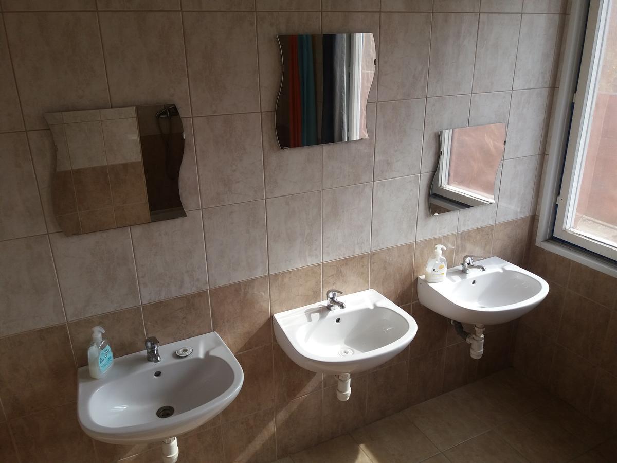 Oazis Park Motel Рацкеве Екстер'єр фото