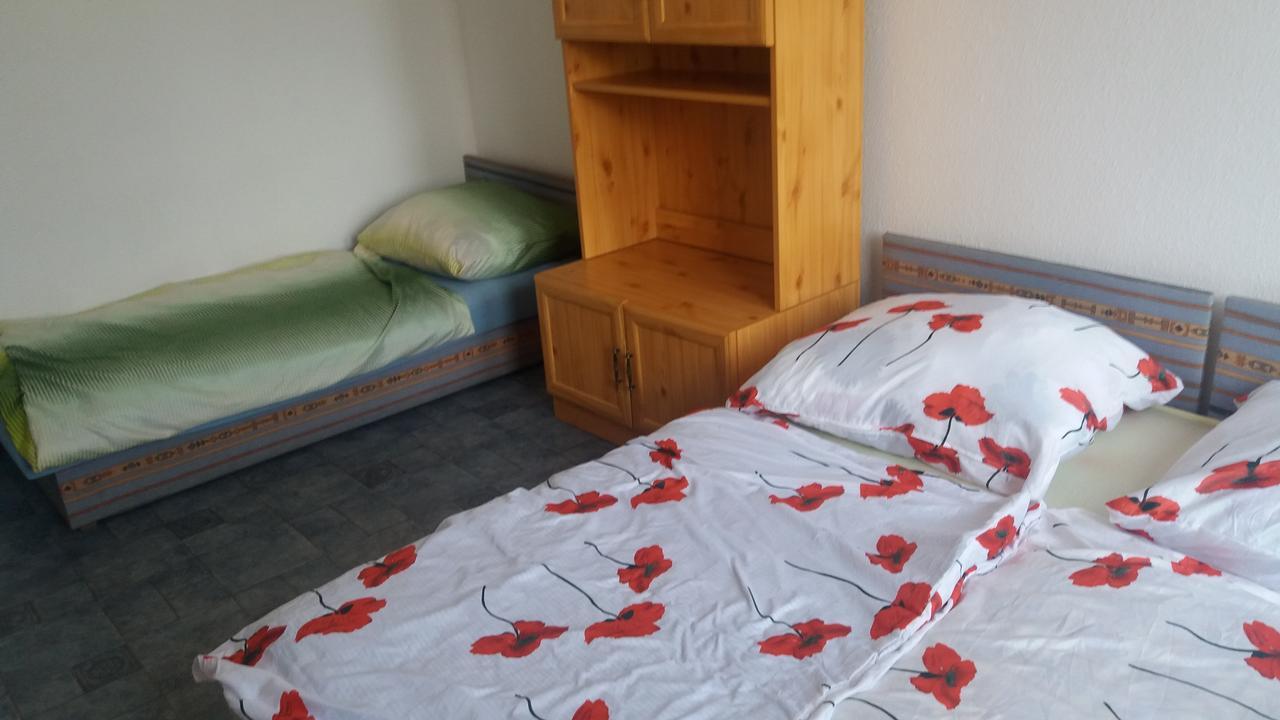Oazis Park Motel Рацкеве Екстер'єр фото